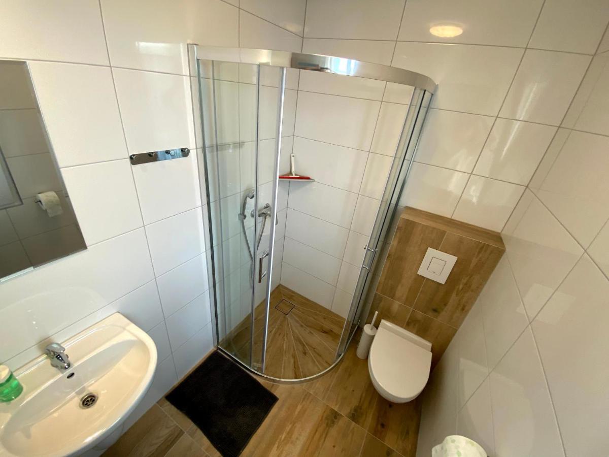 Апартаменты Zefir Pokoje Унесьце Экстерьер фото